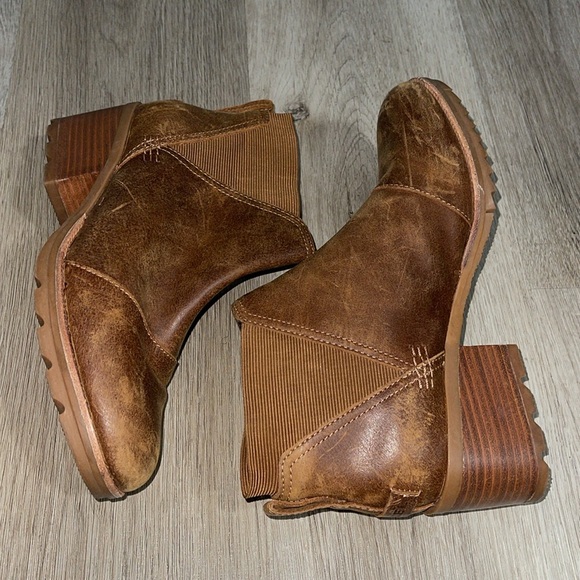 Sorel Shoes - Sorel Cate Waterproof Leather Chelsea Boots 9